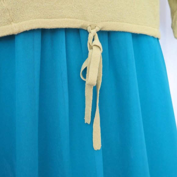 Cropped tie front shrug. - Picture 7 of 9